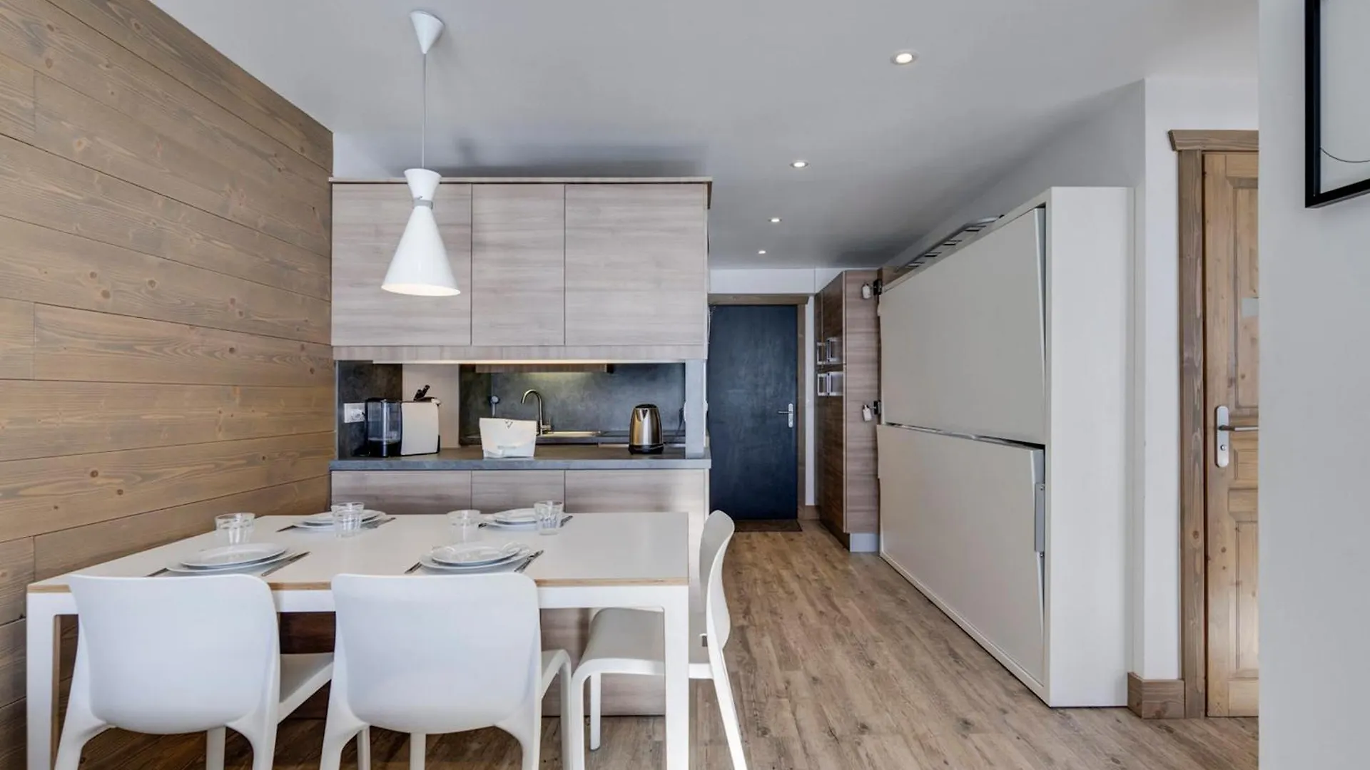 Charmant Appartement A Tignes Val Claret, Pres Des Commerces Et Pistes, Wifi Et Balcon Inclus - Fr-1-641-26 0*,  France